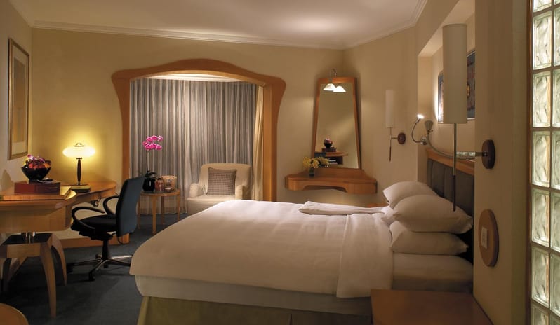 Shangri-La Hotel-Horizon Club-Deluxe Room_10824